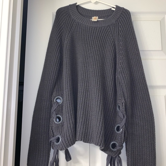 Sweater - Picture 1 of 2